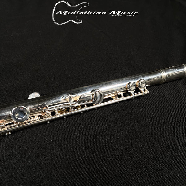 Gemeinhardt Pre-Owned 2SP Silver Plated Closed Hole Flute w/Case #J16066 - Very Good!